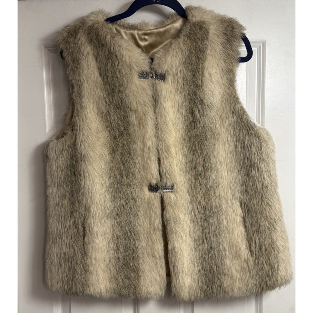 Vintage Cheyenne by Hillmoor Fur Coat Vest Womens XL 70s Retro Metal Clasps Read